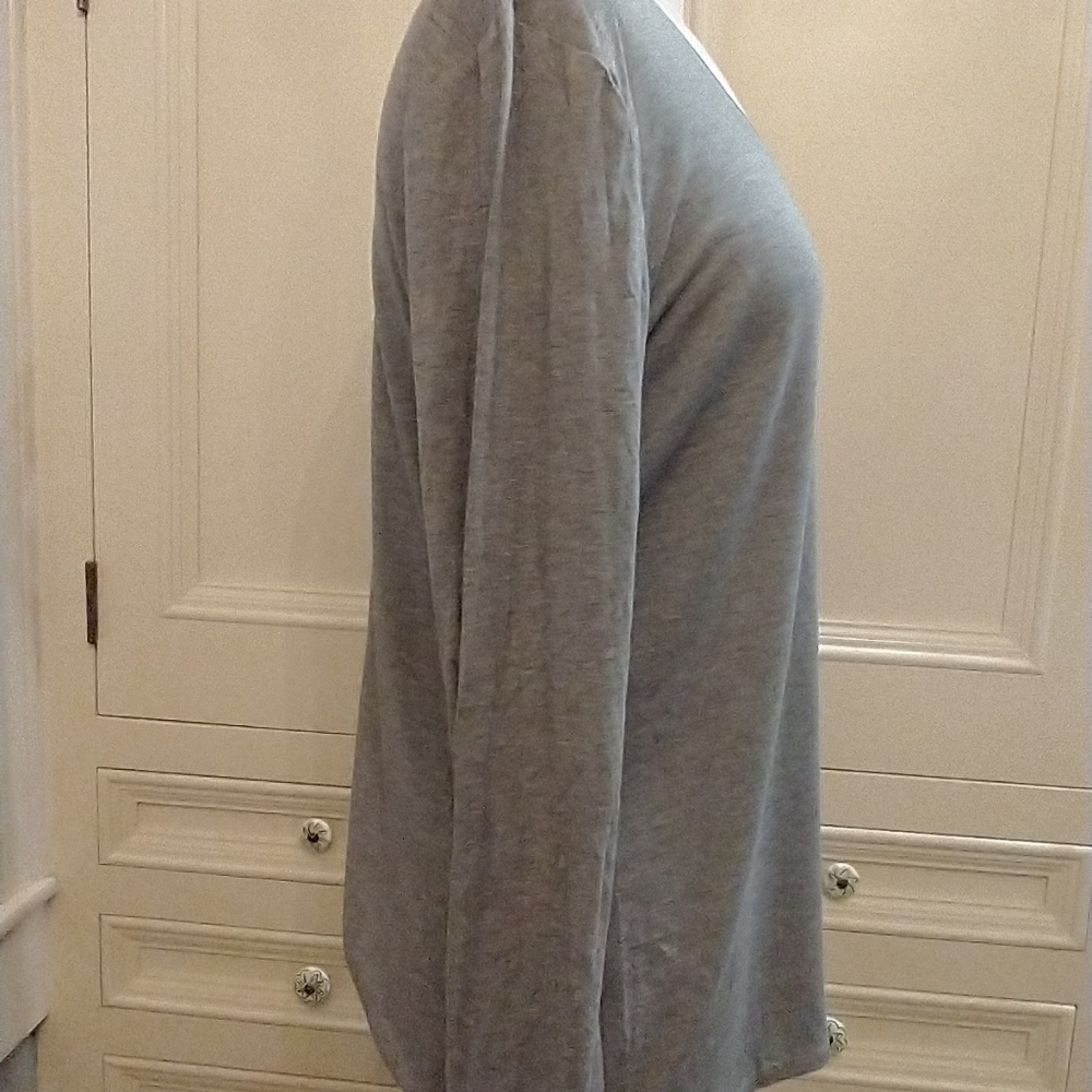 WHBM Gray Size L 95% rayon 5% spandex Long sleeved Lightweight Knit Shirt - Picture 8 of 8
